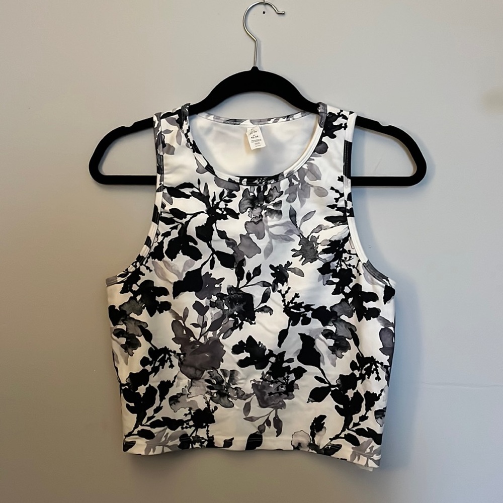 Cropped yoga top